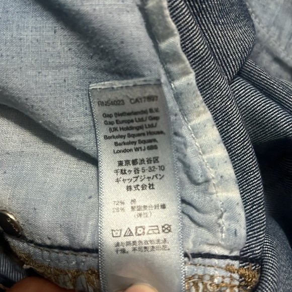 GAP Blue Straight Cuff Jeans Size 4 Mid-Rise Medium Wash Classic Casual - Picture 12 of 12